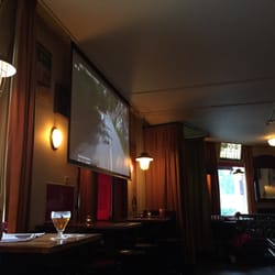 Café Kanaalzicht - Op groot scherm de Tour de France kijken op een druilerige zaterdagmiddag