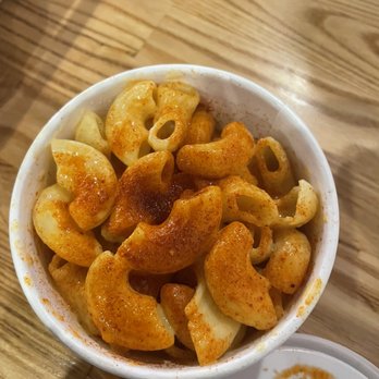 Howdy Hot Chicken - Mac and cheese - Chicken Shop Near Me - Richmond, Texas Howdy Hot Chicken - Mac and cheese - Chicken Shop Near Me - Richmond, Texas