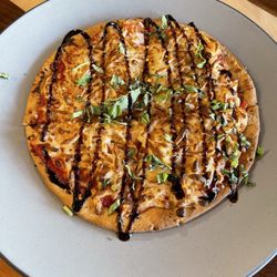 Extreme Pizza - The Screamin' Tomato Pizza - vegan & gluten-free