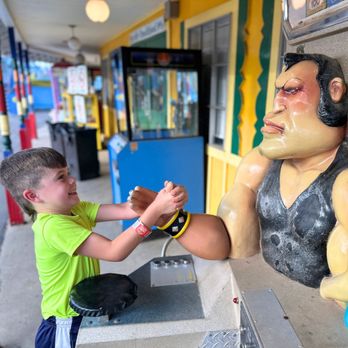 Wonderland Amusement Park - Strong Guy Competition - Amusement Parks Near Me - Amarillo, Texas Wonderland Amusement Park - Strong Guy Competition - Amusement Parks Near Me - Amarillo, Texas