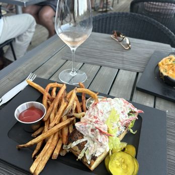 6Smith - Chilled Lobster Roll - Seafood Near Me - Wayzata, Minnesota