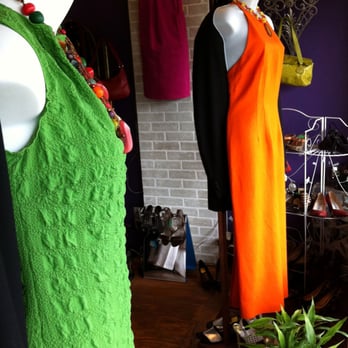La Femmena Consignment Boutique - Women's Clothing Near Me - Oak Park, Illinois La Femmena Consignment Boutique - Women's Clothing Near Me - Oak Park, Illinois