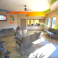 Tulare Walk-In Family Clinic - Nice and clean Waiting Room