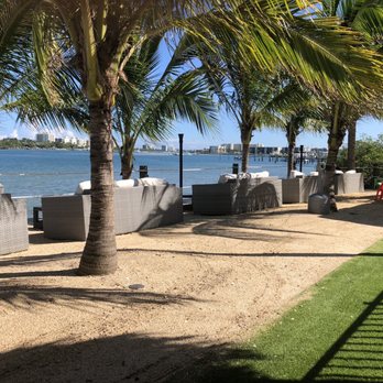 Blue Pointe Bar and Grill - Bars Near Me - Tequesta, Florida