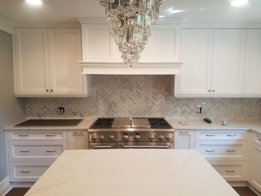 Kitchen Tiling - Tile Formations only employs professionals who are top-notch at their craft. Your personal tile team will oversee the project from initial consultation to final installation. We don’t rest until you’re delighted.