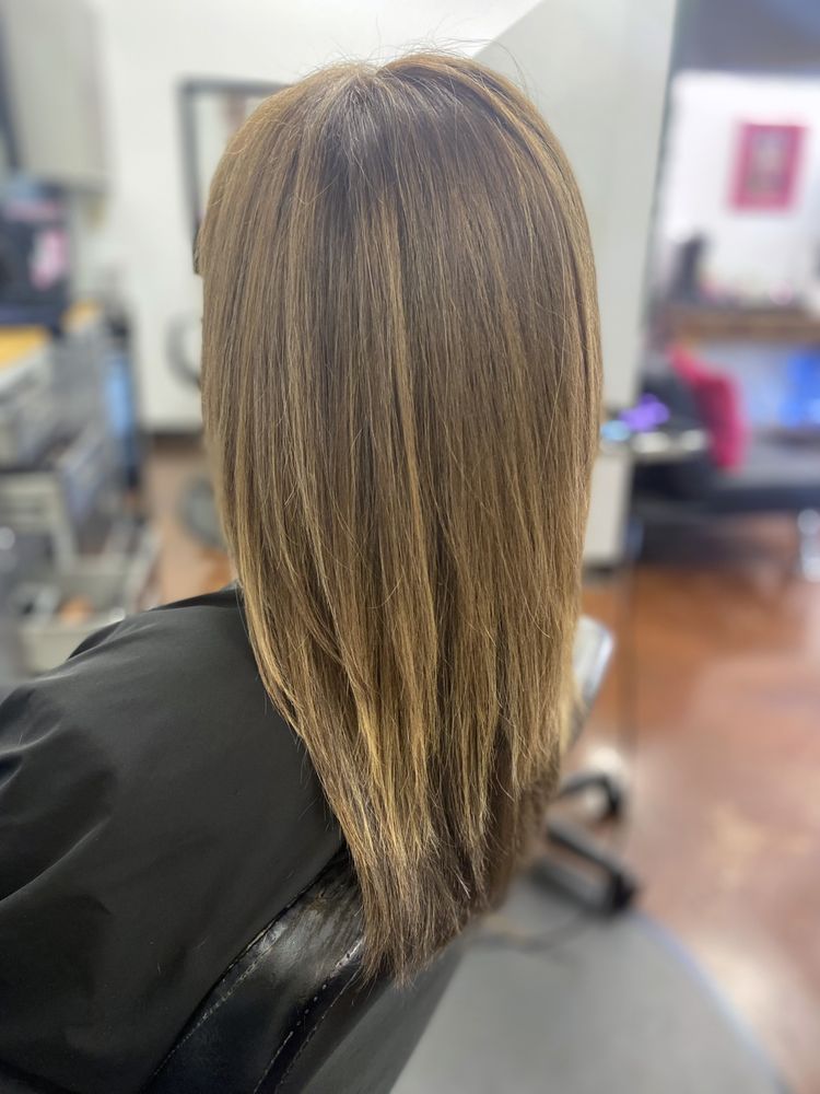 Hair By Laura Logo