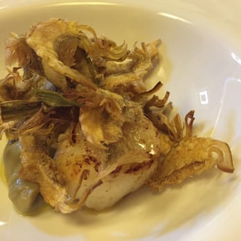 Restaurante 1789 - Vieira con chips de alcachofas - French Near Me - Alella, B Restaurante 1789 - Vieira con chips de alcachofas - French Near Me - Alella, B