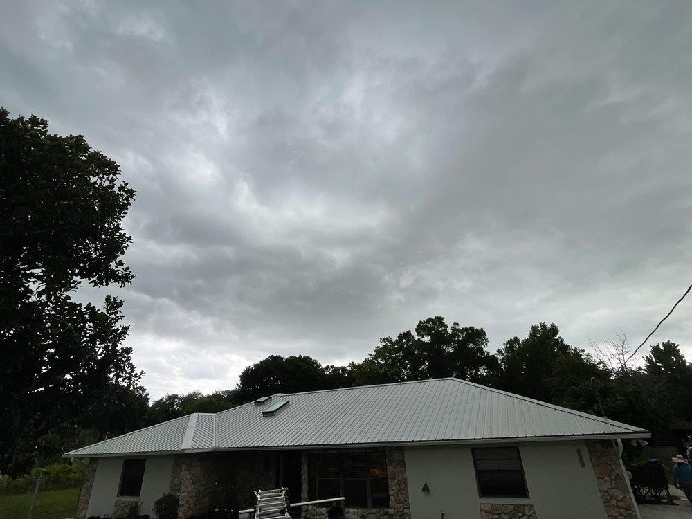 Slide of Hernandez Roofing