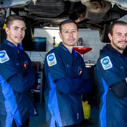 Arizona Auto Repair & Collision Center - Family Generation of Knowledge!