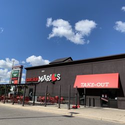 East Side Mario's - East Side Mario's - storefront patio & takeout entrance