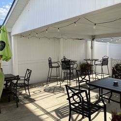 C&O Grill & Pub - Nice outdoor patio