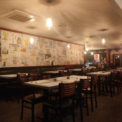 Sella's Calzone & Pizza - Sellas ambience