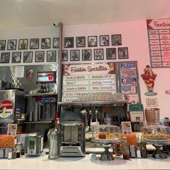 Cafe 50's - Authentic soda fountain counter. - Diners Near Me - Los Angeles, California Cafe 50's - Authentic soda fountain counter. - Diners Near Me - Los Angeles, California