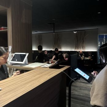 Minami Sushi - Japanese Near Me - Streamwood, Illinois