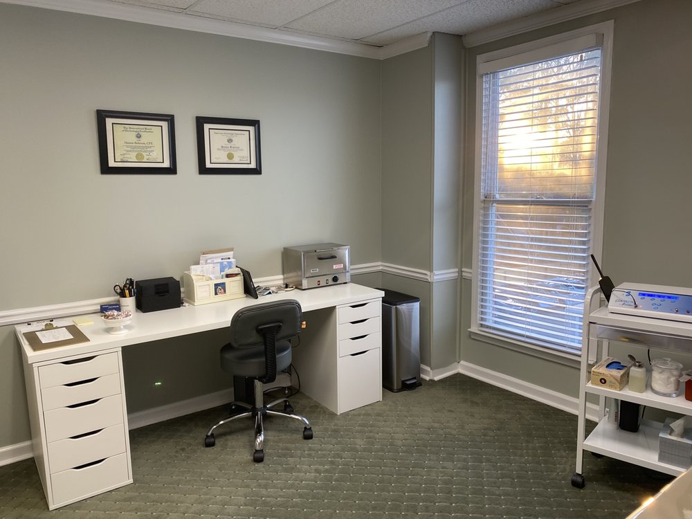 HANNA’S ELECTROLYSIS OF ATLANTA 11 Photos 1229 Johnson Ferry Rd