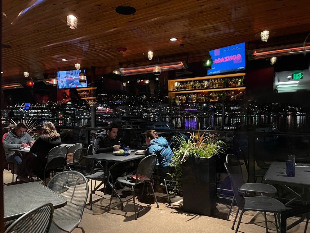 Duke’s Seafood South Lake Union