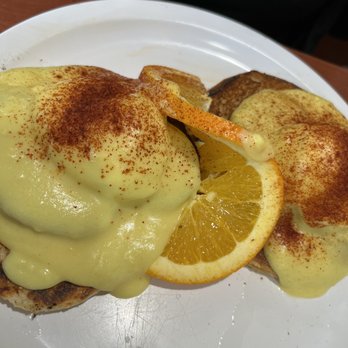 Eggs 'n Things - Waikiki Beach Eggspress - Eggs Benedict Florentine - Breakfast & Brunch Near Me - Honolulu, Hawaii