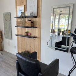 Bloom Studios - Jazmin's station