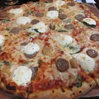 York 54 - Custom pizza - Pizza Near Me - York, Maine