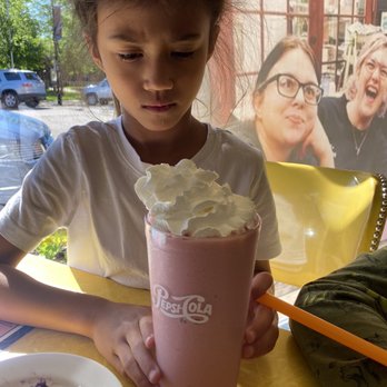 Little Fat Gretchen's - Fruit smoothie with whip cream - Cafes Near Me - Waupaca, Wisconsin Little Fat Gretchen's - Fruit smoothie with whip cream - Cafes Near Me - Waupaca, Wisconsin
