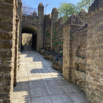 Guildford Castle - Ancient castle - Castles Near Me - Guildford, SRY
