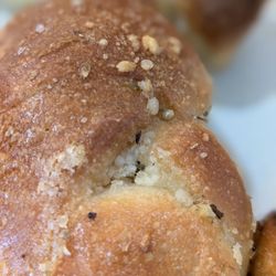 Anthony’s restaurant American and Italian - Garlic knots