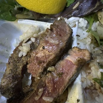Upscale Hawaii - No flavor, paid $1 extra to slice and still ended up having to cut it. - Diners Near Me - Honolulu, Hawaii