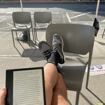 Verg - They have a pretty nice sheltered space set up outside during pandemic - Emergency Pet Hospital Near Me - Brooklyn, New York Verg - They have a pretty nice sheltered space set up outside during pandemic - Emergency Pet Hospital Near Me - Brooklyn, New York