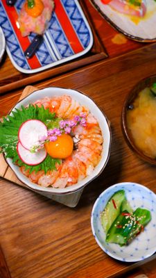 TAKENAKA Uni Bar by null