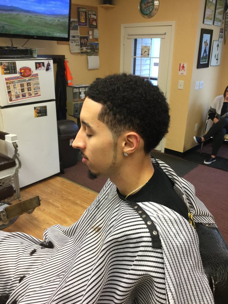 Sams Barbershop Logo