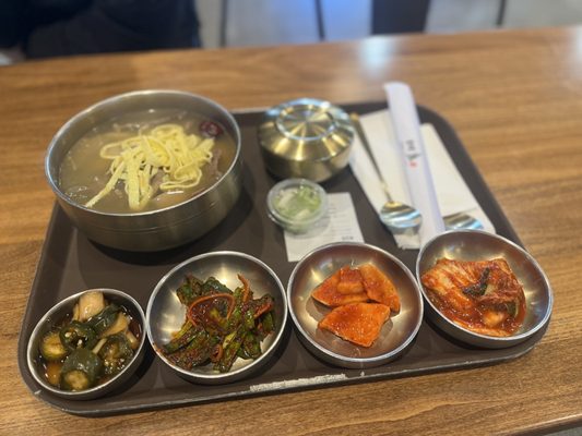 Daeho Kalbijjim & Beef Soup by null
