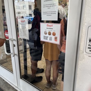 Leonard's Bakery - Me u outside - Bakeries Near Me - Honolulu, Hawaii