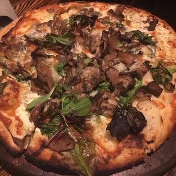 Bacari GDL - Mushroom pizza - Mediterranean Near Me - Glendale, California