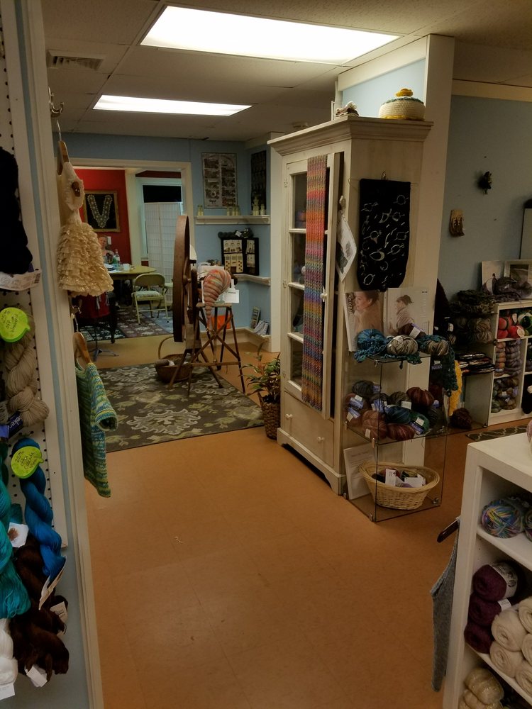 Knitty Gritty Yarn Shop Logo