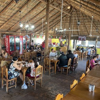 Pollo Lucas - Inside seating. - Mexican Near Me - Puerto Peñasco, SON