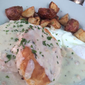 Sunset Grill - Biscuits gravy - American Near Me - Fredericksburg, Texas