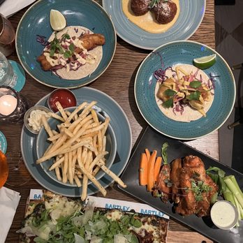 Bartley's - Cocktail Bars Near Me - New York, New York