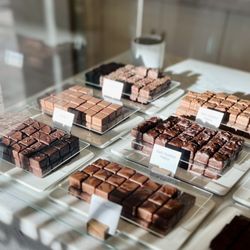andSons Chocolates - Chocolate display