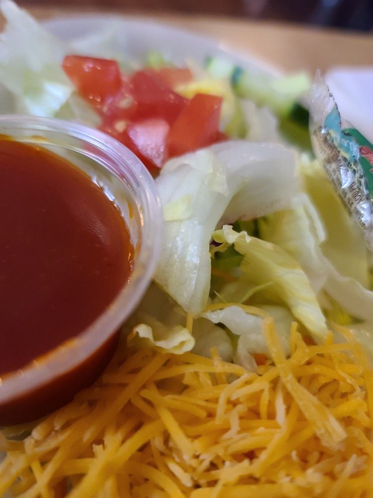 JO’S PLACE Updated September 2024 217 E Jackson St, Virden