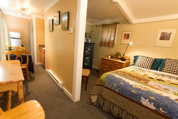 Log Cabin Motel by null