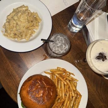 Heights & Co - Cacio e Pepe and Grilled Chicken Sandwich - Cocktail Bars Near Me - Houston, Texas Heights & Co - Cacio e Pepe and Grilled Chicken Sandwich - Cocktail Bars Near Me - Houston, Texas