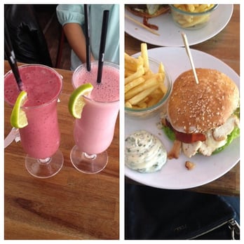 Slap Af - Super lækker burger, dog med en ikke så lækker mærkelig dressing i, gode fritter og bedste kryddermayo! Og super gode shakes :) - Bars Near Me - Aarhus, 82 Slap Af - Super lækker burger, dog med en ikke så lækker mærkelig dressing i, gode fritter og bedste kryddermayo! Og super gode shakes :) - Bars Near Me - Aarhus, 82