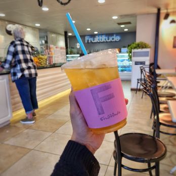 Fruittitude - Passion Fruit and Peach Jasmine Tea @foodie_v on IG - Bubble Tea Near Me - La Jolla, California