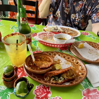 Frida’s Tacolandia - Platillo De Birria - Mexican Near Me - Dallas, Texas Frida’s Tacolandia - Platillo De Birria - Mexican Near Me - Dallas, Texas