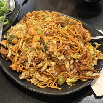 Home Eat - 89 Combination Chow Mein 什锦炒面 - Chinese Near Me - San Jose, California