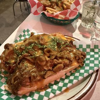 Street Beet - Philly Cheesesteak and Chili Fries - Vegan Near Me - Detroit, Michigan