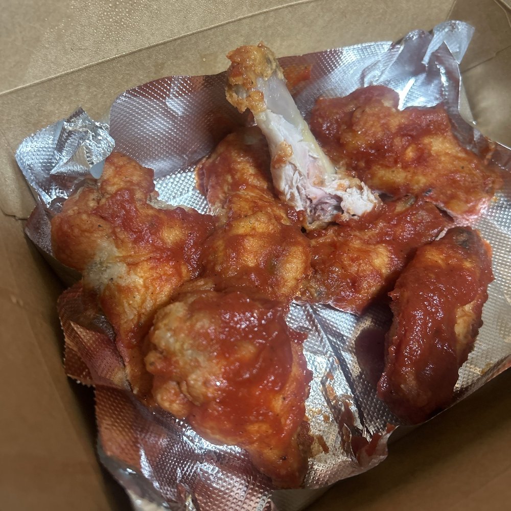 Not the same BOURBON BBQ WINGS - Small (8 Pieces) I seen in the pictures on the menu Not the same BOURBON BBQ WINGS - Small (8 Pieces) I seen in the pictures on the menu
