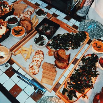 Willow Bar - Bars Near Me - Atlanta, Georgia