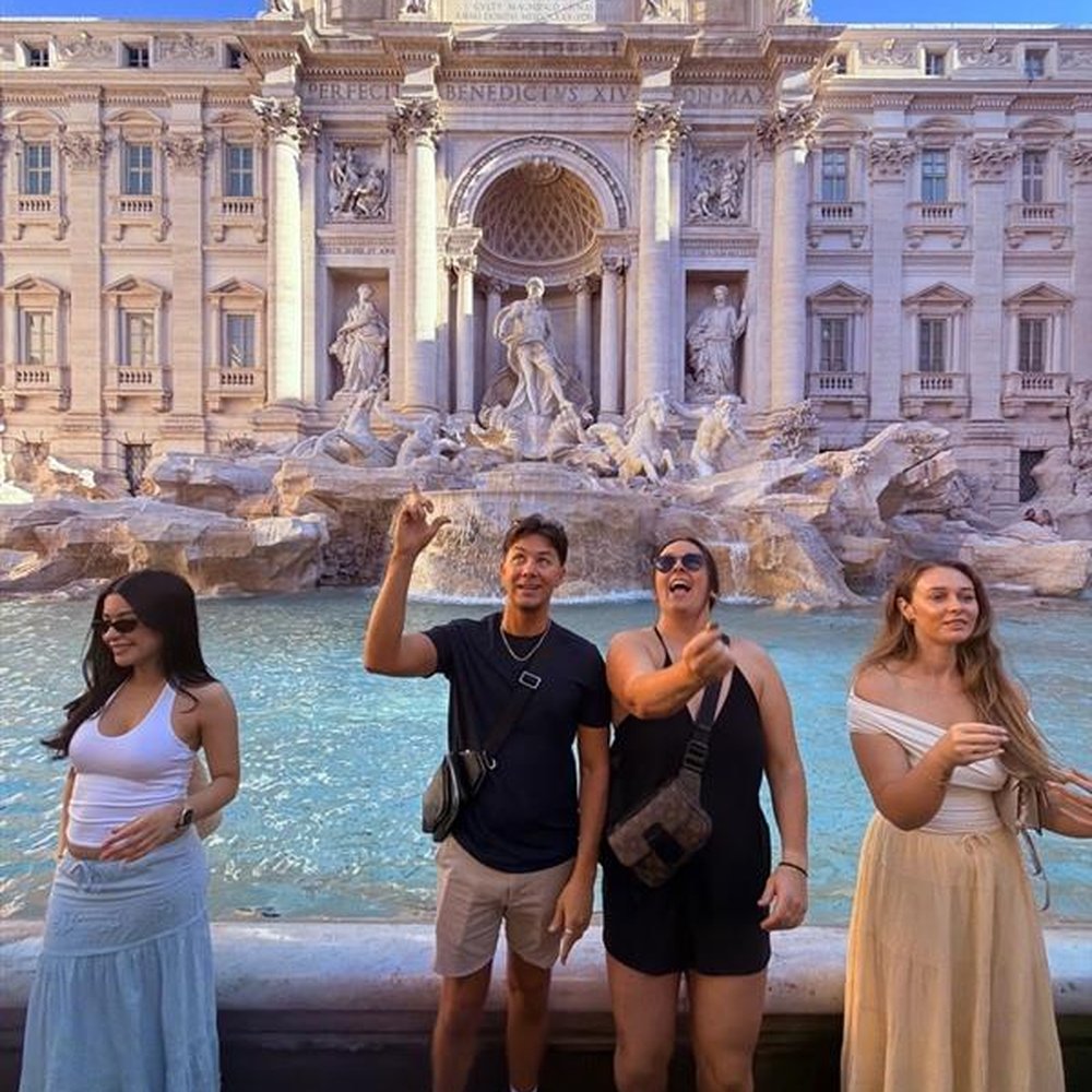 Fontana di Trevi - Landmarks & Historical Buildings Near Me - Rome, RM Fontana di Trevi - Landmarks & Historical Buildings Near Me - Rome, RM