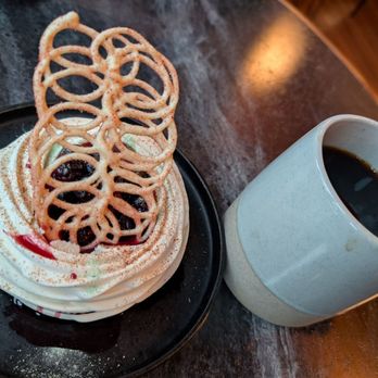 Aalto - Pavlova dessert - Breakfast & Brunch Near Me - Jasper, Alberta